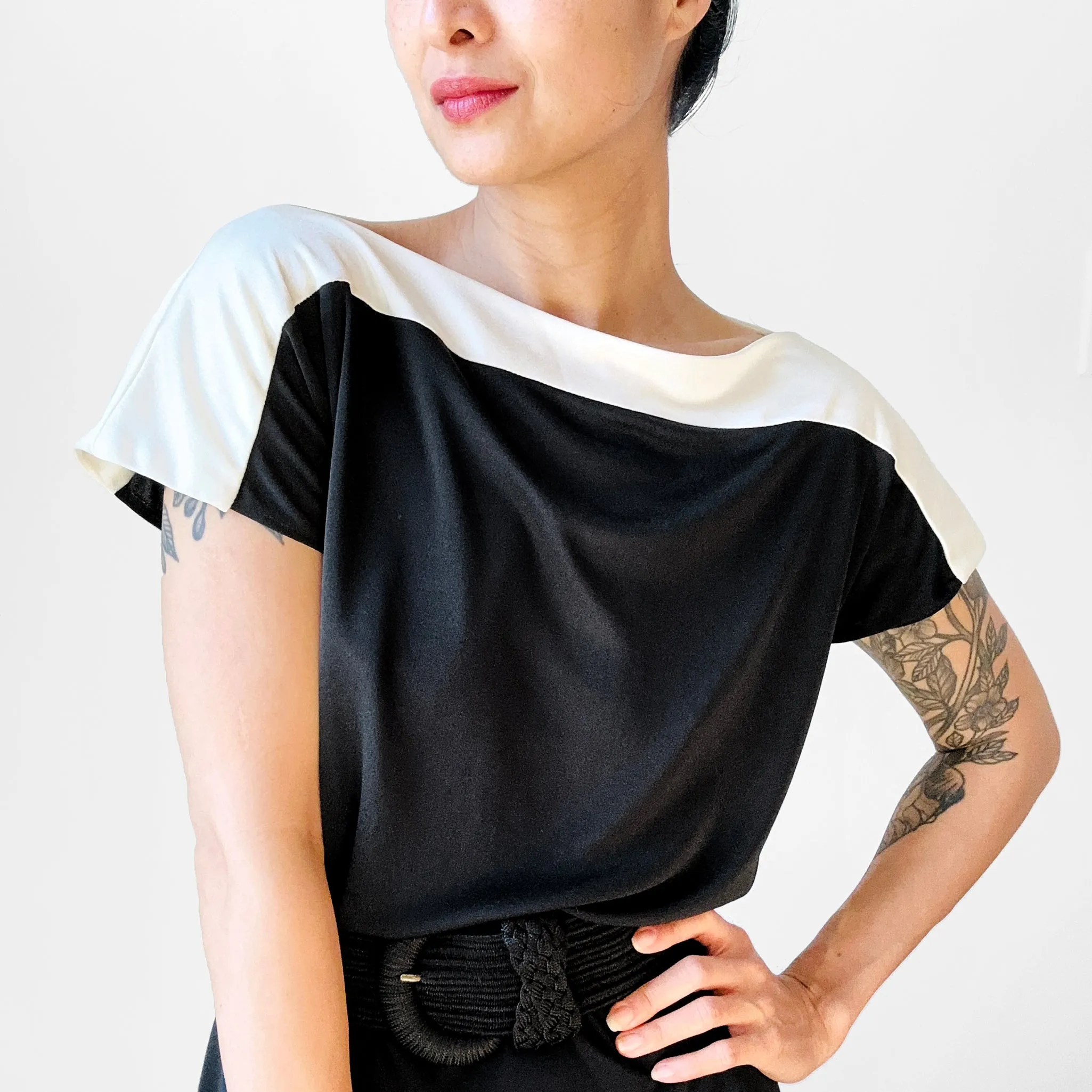 1980s Black and Cream Block Colour Minimalist Midi-Length Shift Dress Dress - S/M
