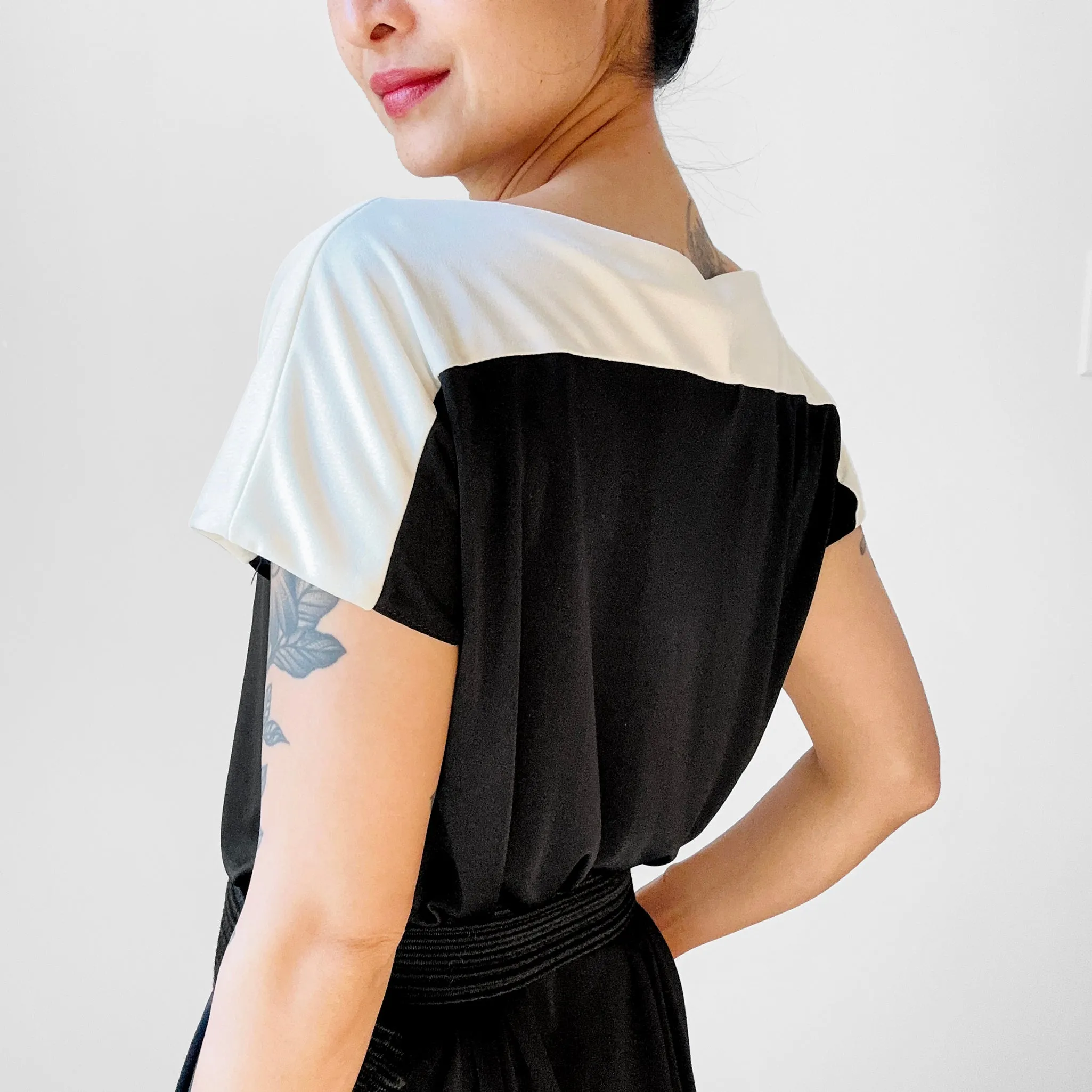1980s Black and Cream Block Colour Minimalist Midi-Length Shift Dress Dress - S/M