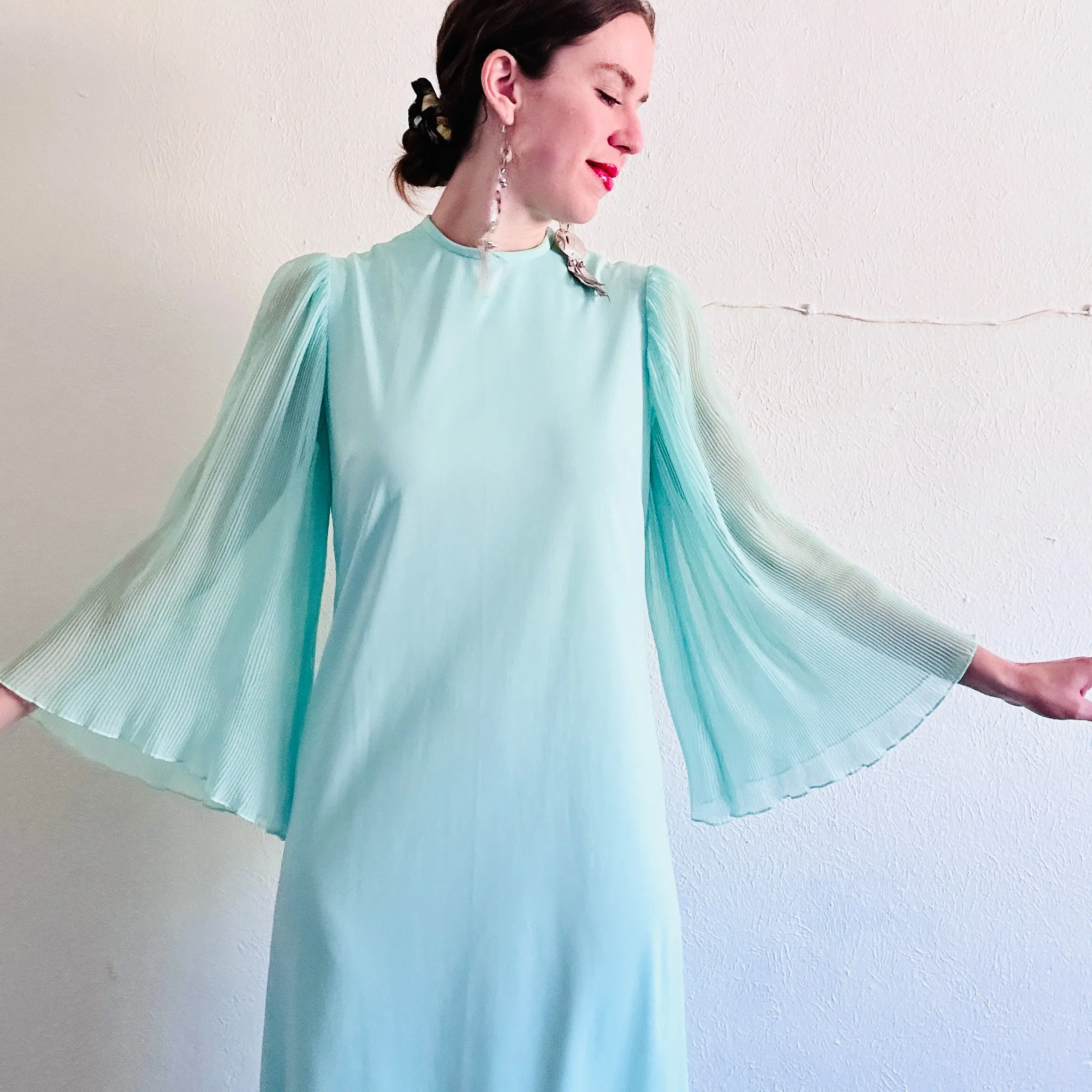 60S VINTAGE FLUTTER SLEEVE DRESS // SIZE SMALL