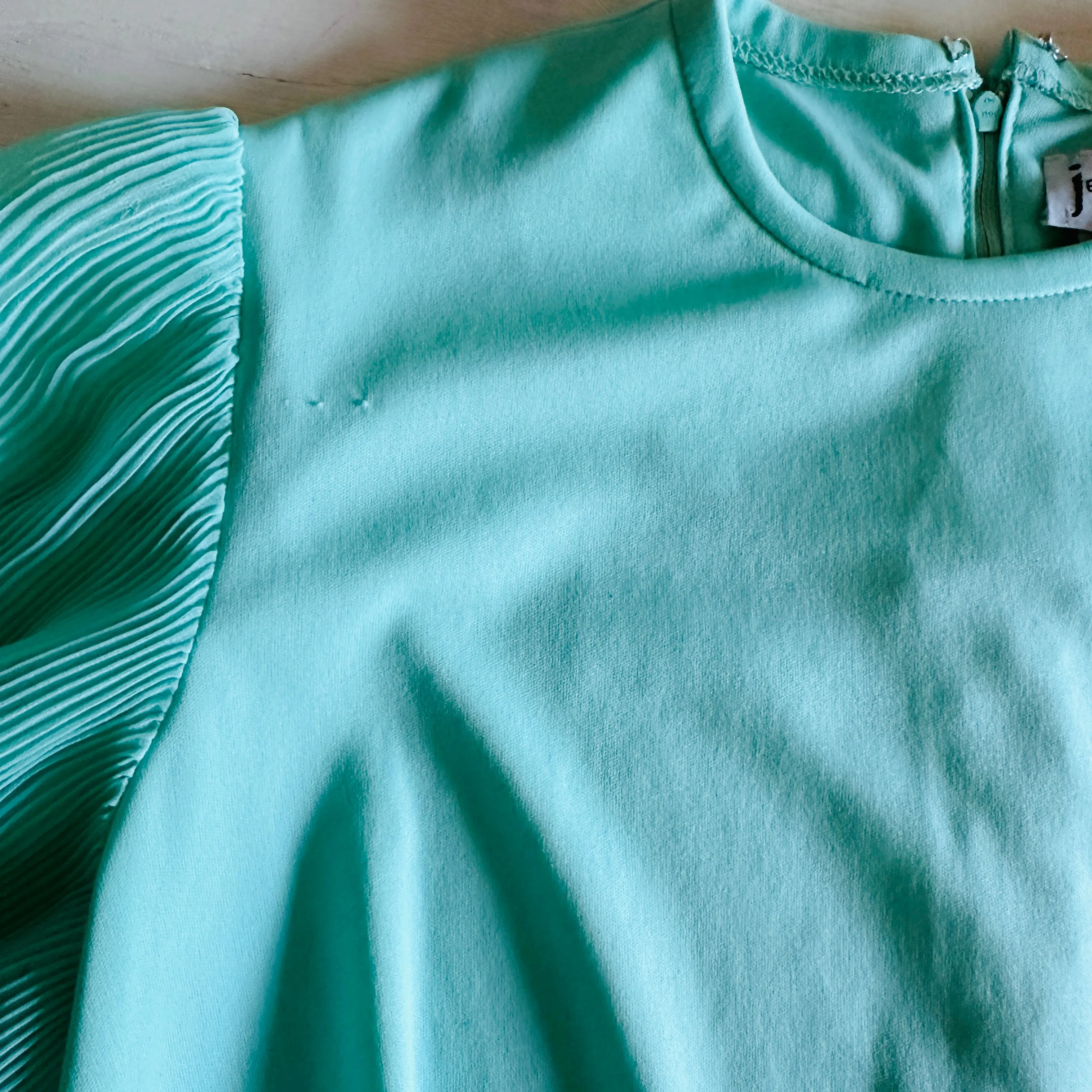 60S VINTAGE FLUTTER SLEEVE DRESS // SIZE SMALL