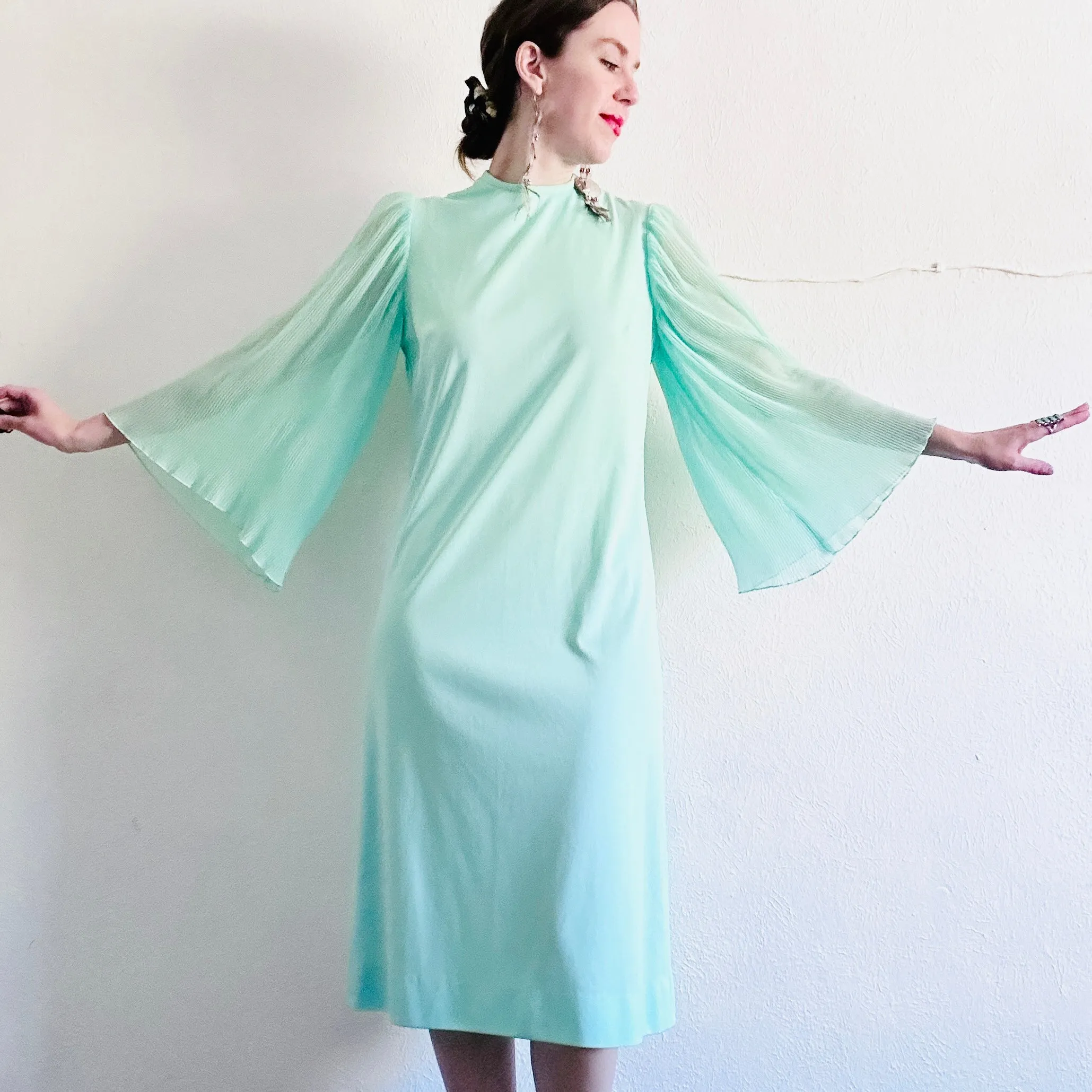 60S VINTAGE FLUTTER SLEEVE DRESS // SIZE SMALL
