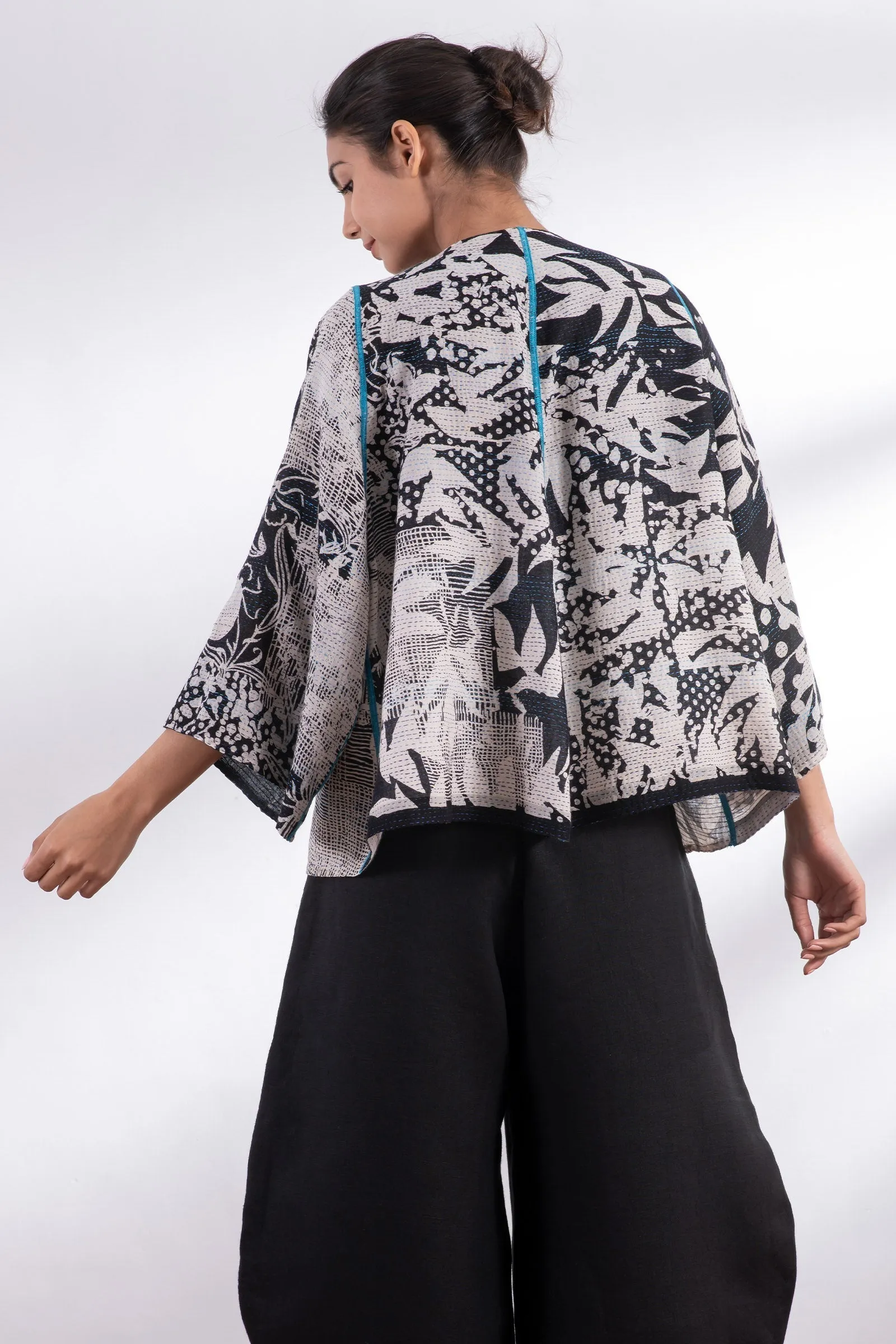 MONOTONE TWILIGHT PRINT KANTHA BELL SHAPE JKT - tp2048-blk -