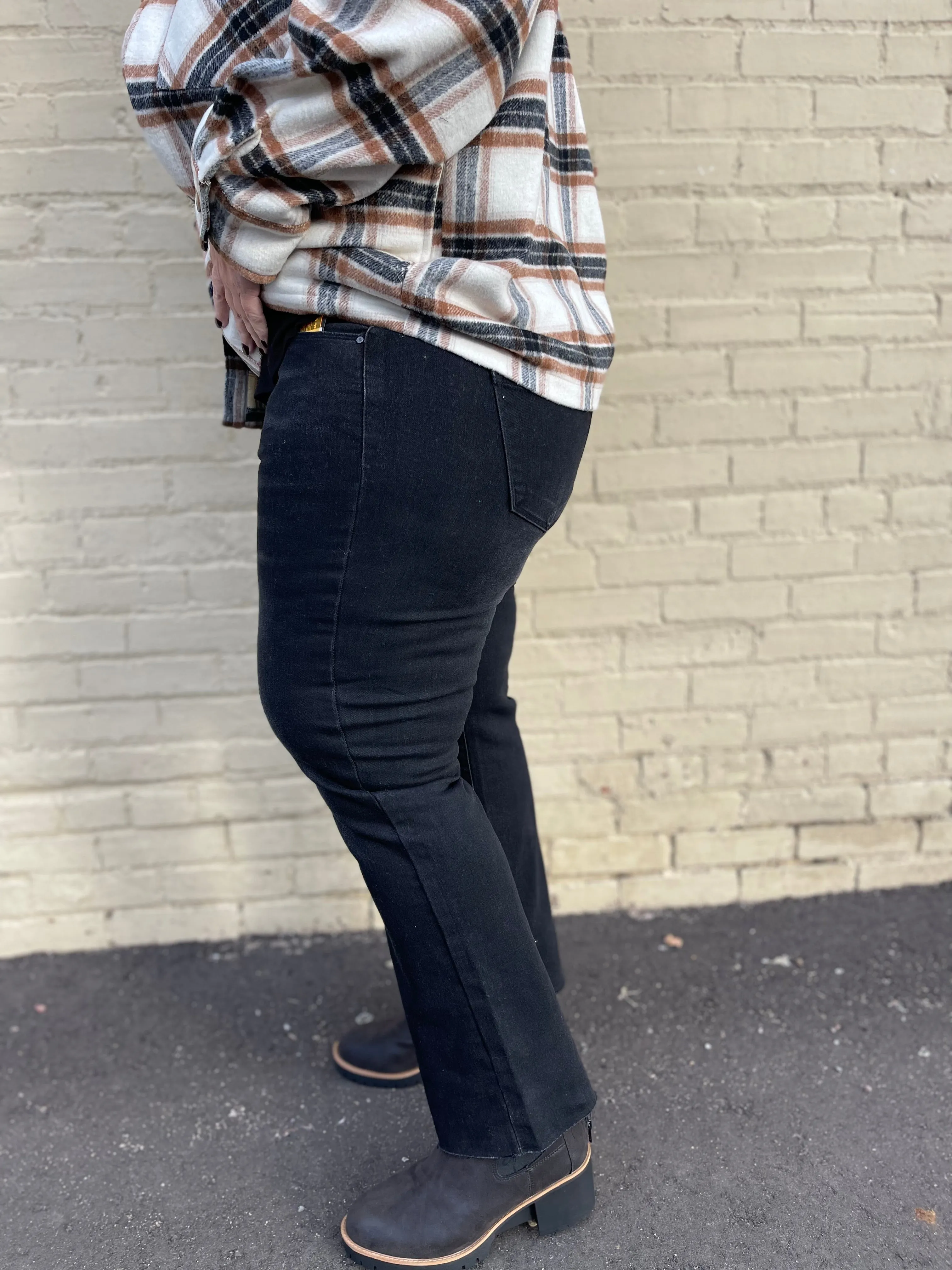 Risen Mid Rise Raw Edge Hem Straight Jeans
